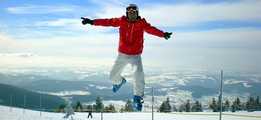 CITY SKI majitel Pavel Tr�ala levituje radost� nad are�lem Rokytnice