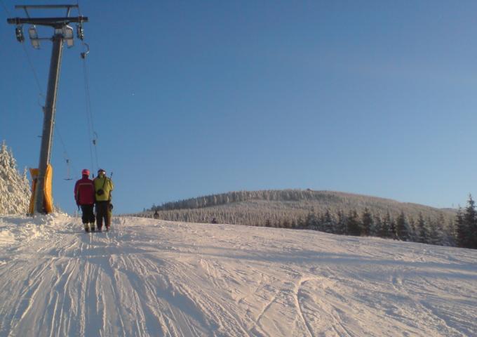 Ski areál KOUTY sjezdovka u Vrtulí/