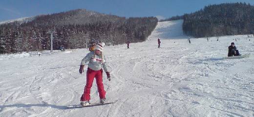 CITY SKI Klientka se u�� snowboardovat na sjezdovce U Slona
